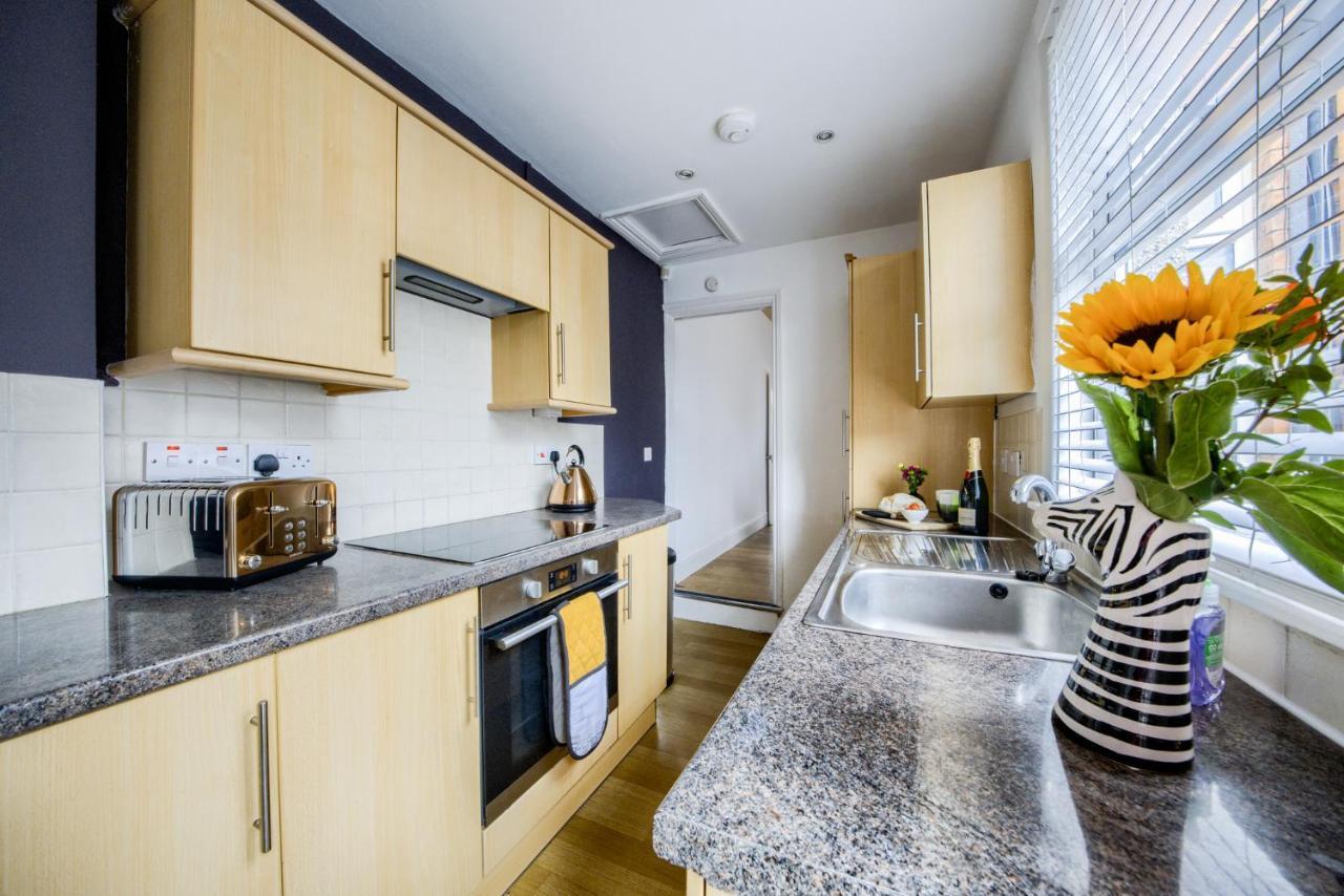 Coventry Fashionable House, City Centre, Free Parking, Sleeps 4, By Empower Homes Exterior foto